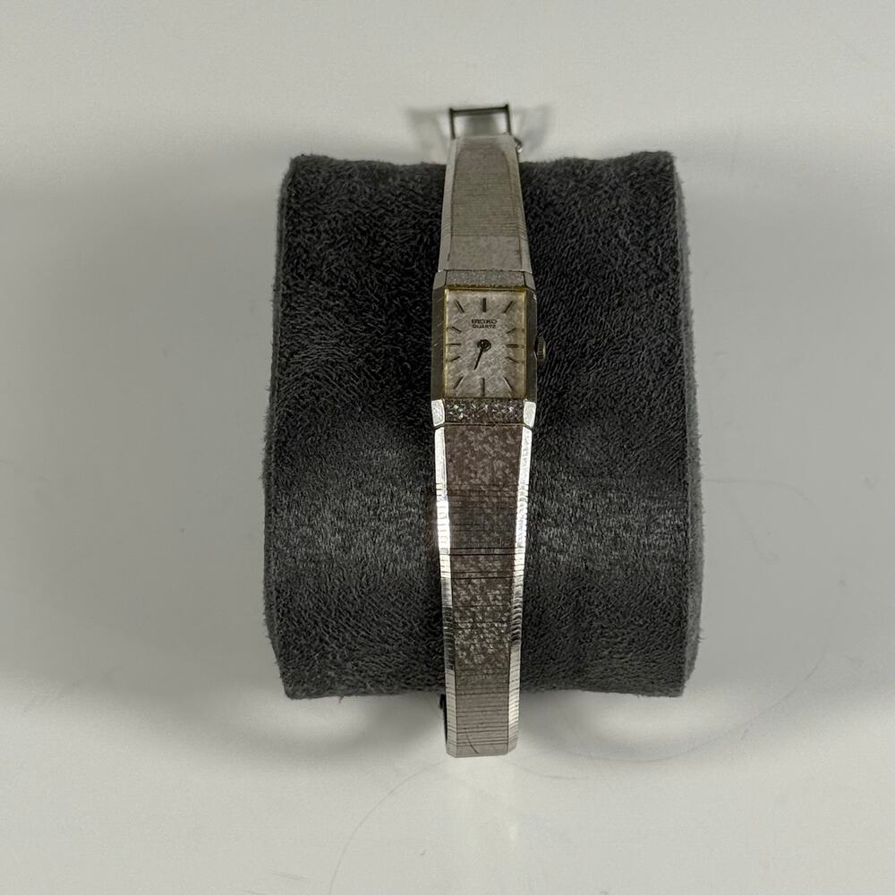Vintage Seiko Quartz 2E20-6259 Silver Textured Dial Ladies Tank Bracelet Watch - Picture 2 of 5